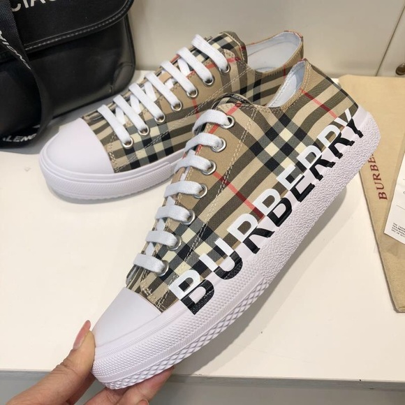 BURBERRY LARKHALL BEIGE CHECK CANVAS LOGO SNEAKERS  - White and Tan - Picture 1 of 8